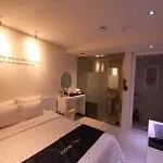 Jongro Hotel Laboum