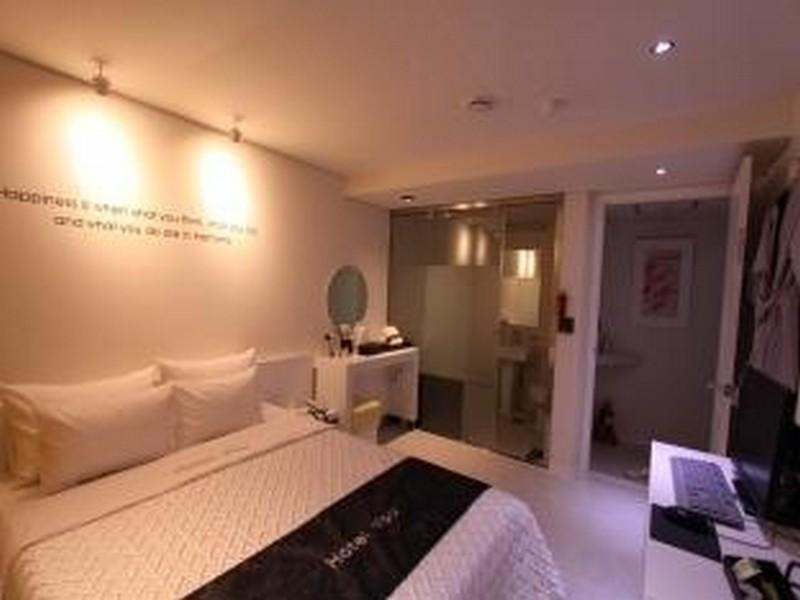 Jongro Hotel Laboum Seoul