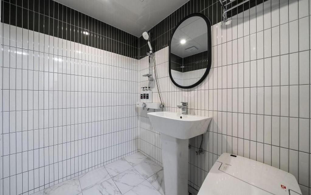 Jongro Hotel Laboum