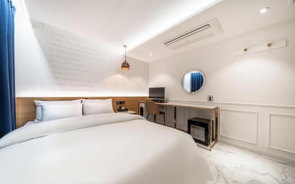 Jongro Hotel Laboum Seoul