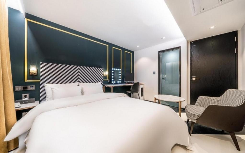 Jongro Hotel Laboum 2*
